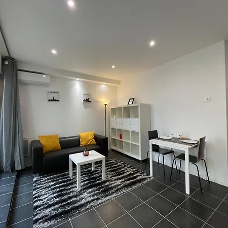 Confort & Gare - Exterieur - Parking * Fontainebleau